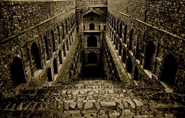 agrasen ki baoli