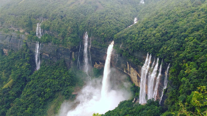 Nohkalikai Falls