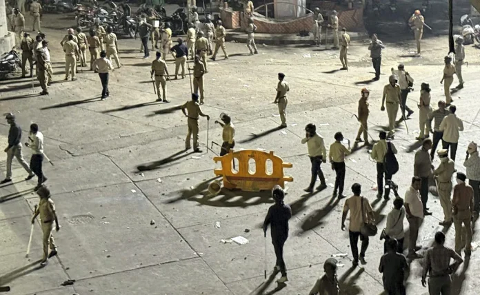 ugcp06vo_nagpur-clash_625x300_17_March_25 NAGPUR